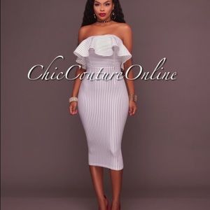 White off the shoulder ruffle dress 👗